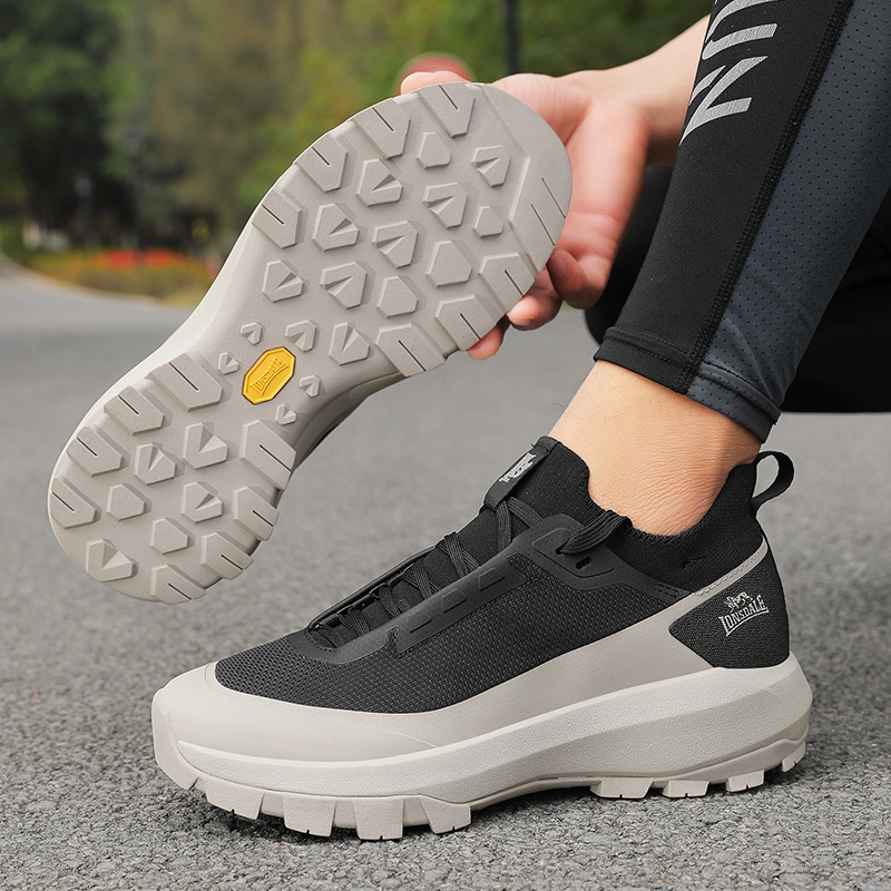 Outdoor Sport Brand Shoes - 2026年新作、メンズ向けスポーツシューズ。有名ブランドのデザイナーが手がけた、通気性に優れたトレーニングシューズ。滑り止め加工を施した、アウトドア用スニーカー。